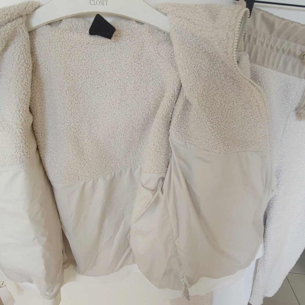 NIKE Sportswear NSW Sherpa Windrunner Jacket/Pants Set - Med & Lrg - Picture 10 of 16